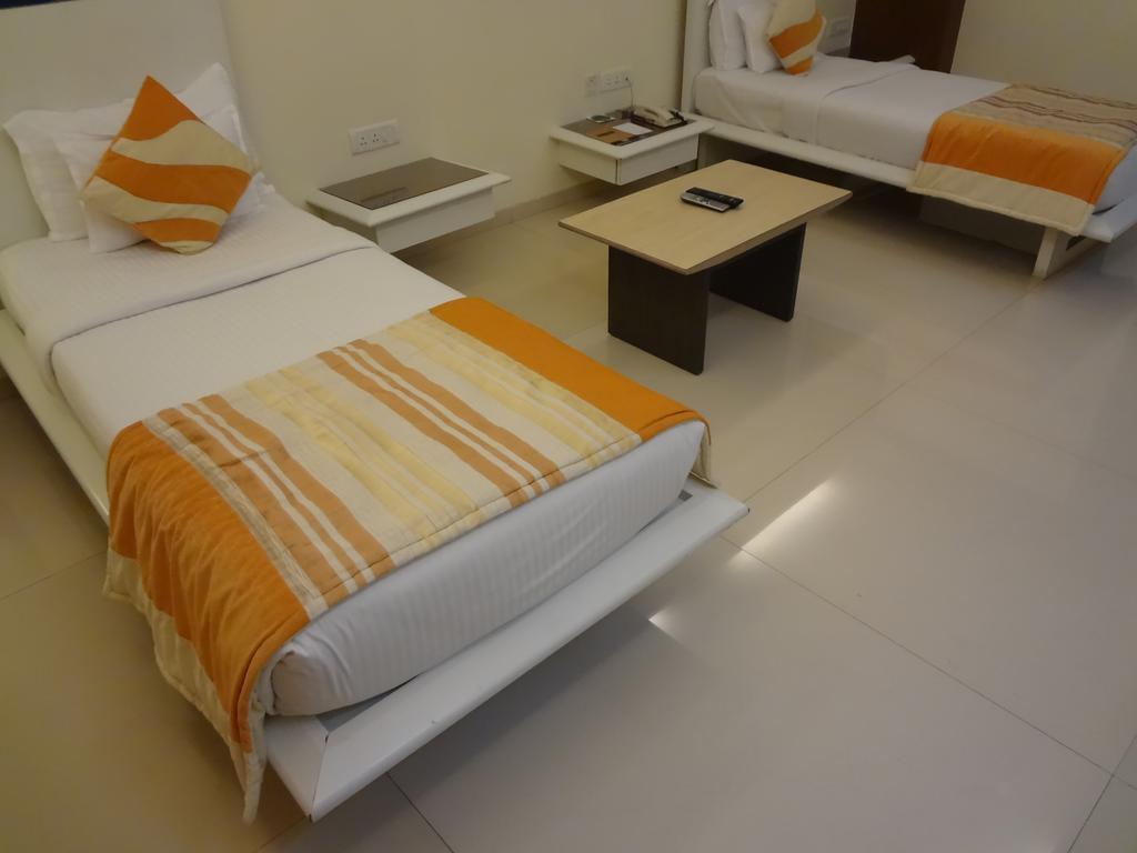 United 21 - Thane Habitación foto