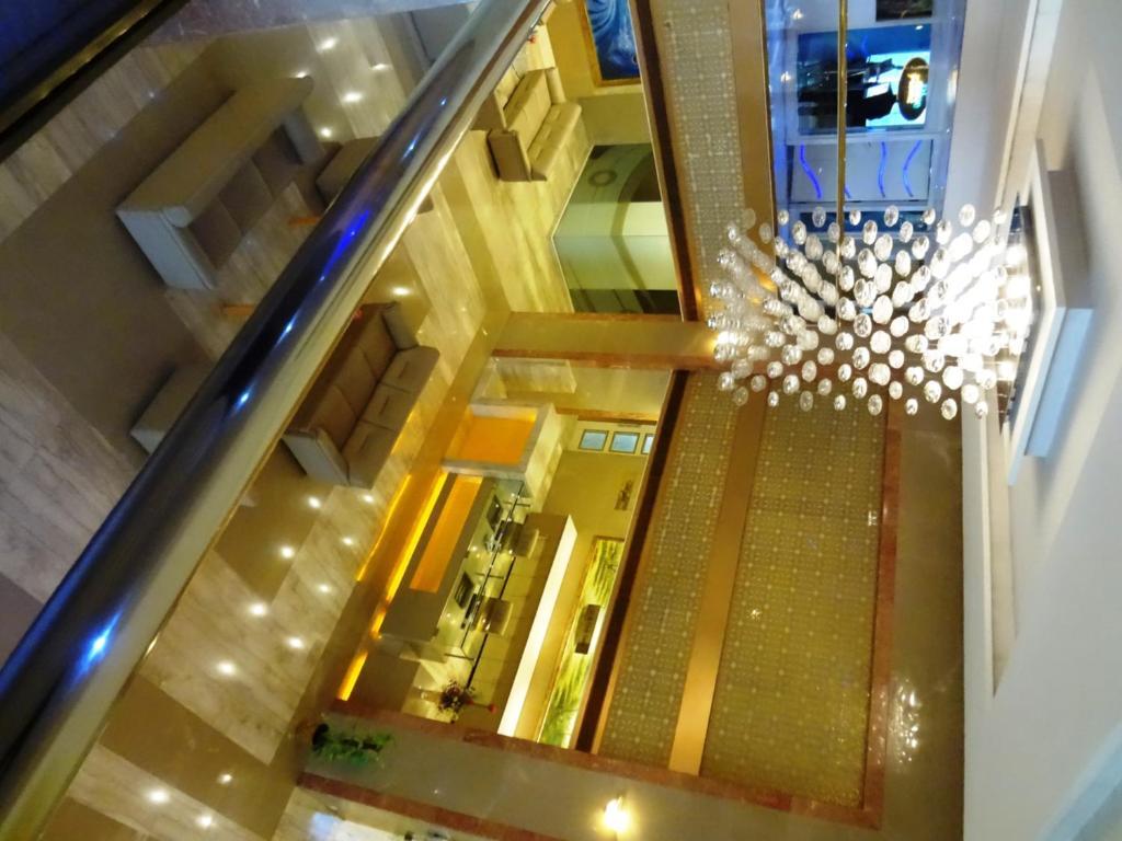 United 21 - Thane Exterior foto